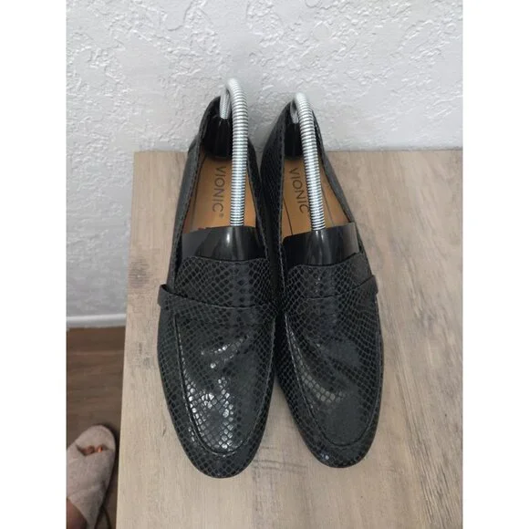 Vionic Zana Black Leather Lizard Loafers Size 8.5 - Picture 2 of 6